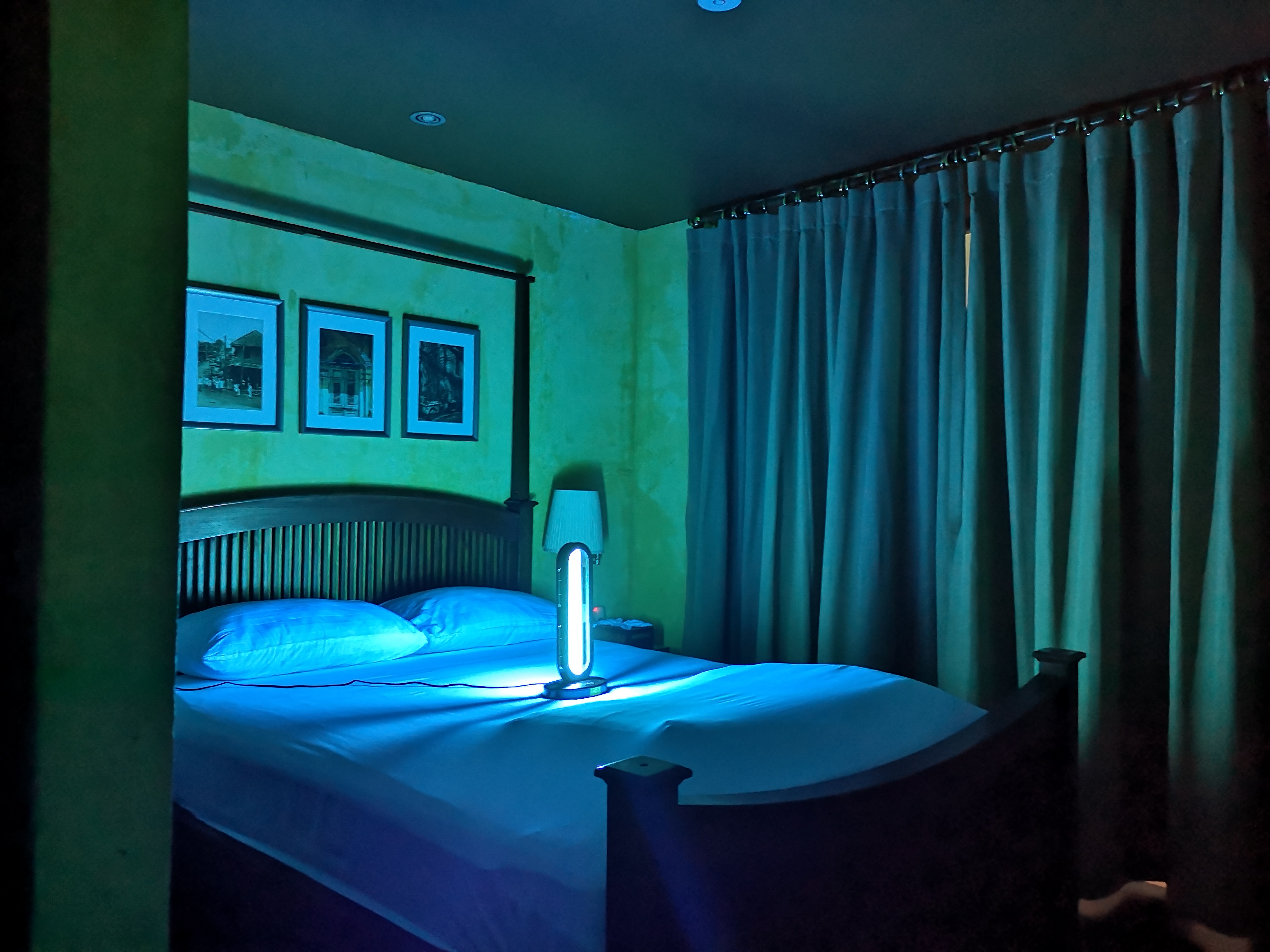 Room with Ultra Violet light