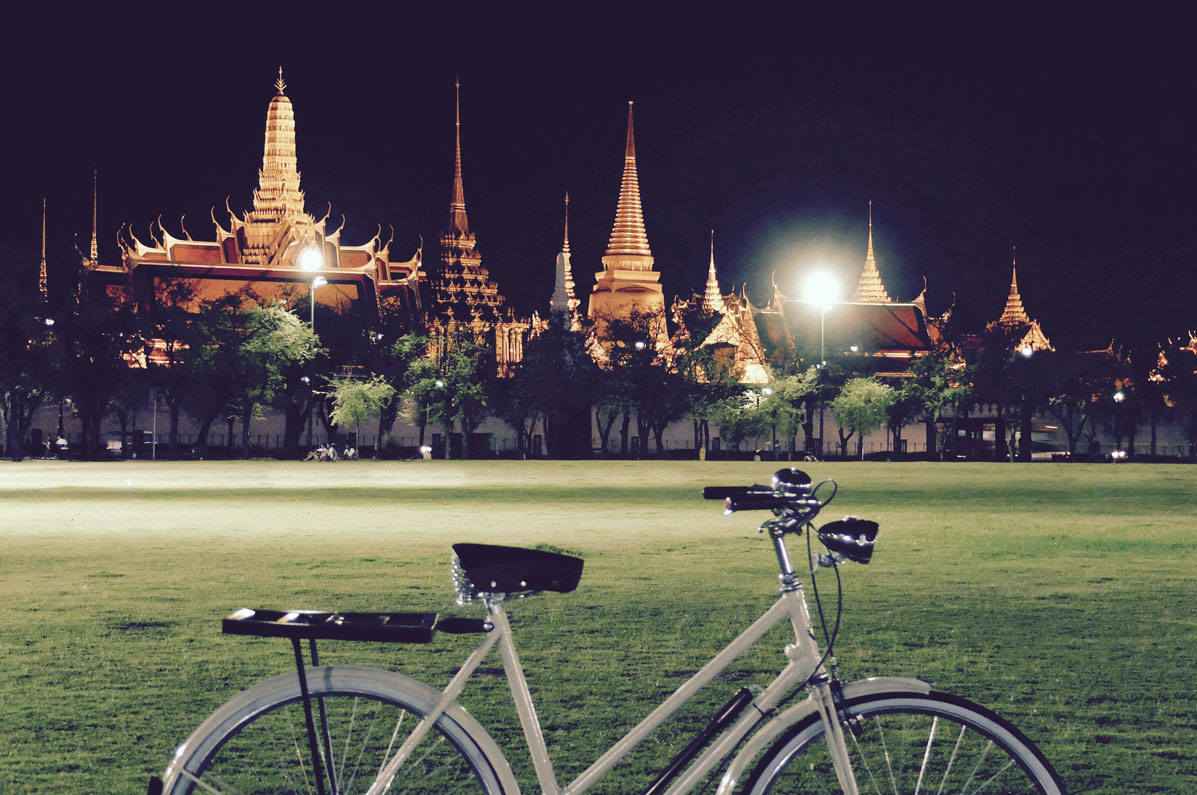 Night cycling by Grand Palace