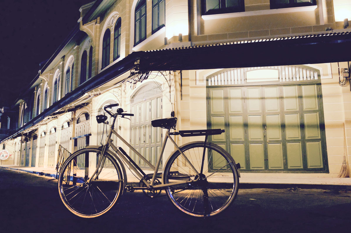Vintage Bike in front of Old Bangkok Architecture
